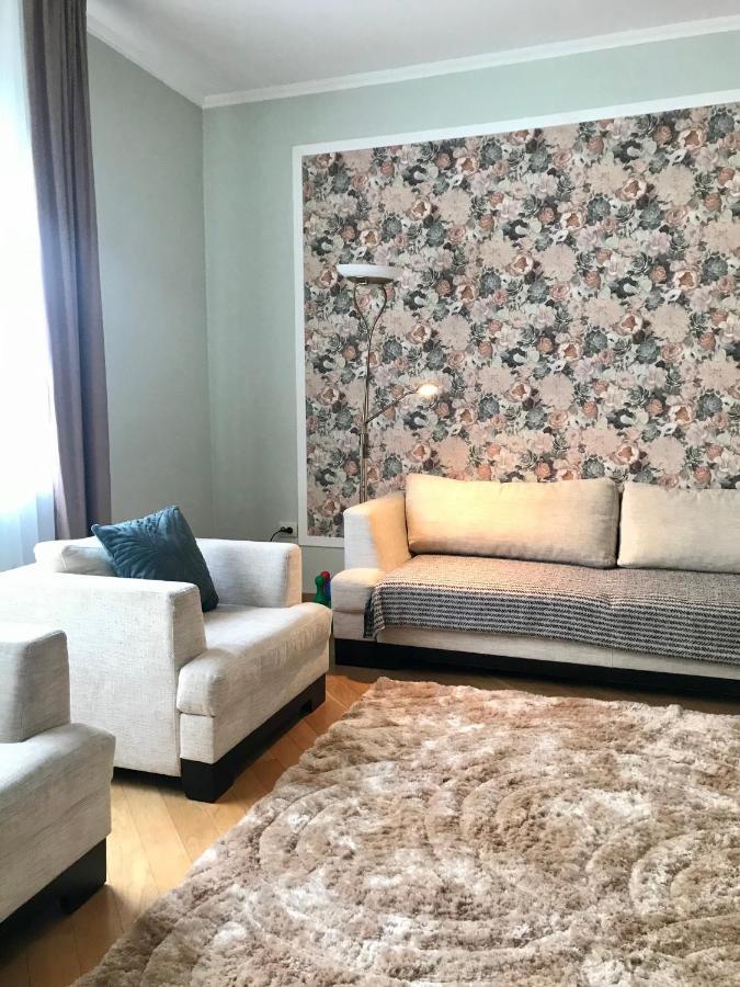 Family Apartment Near The University Chernivtsi Exterior foto