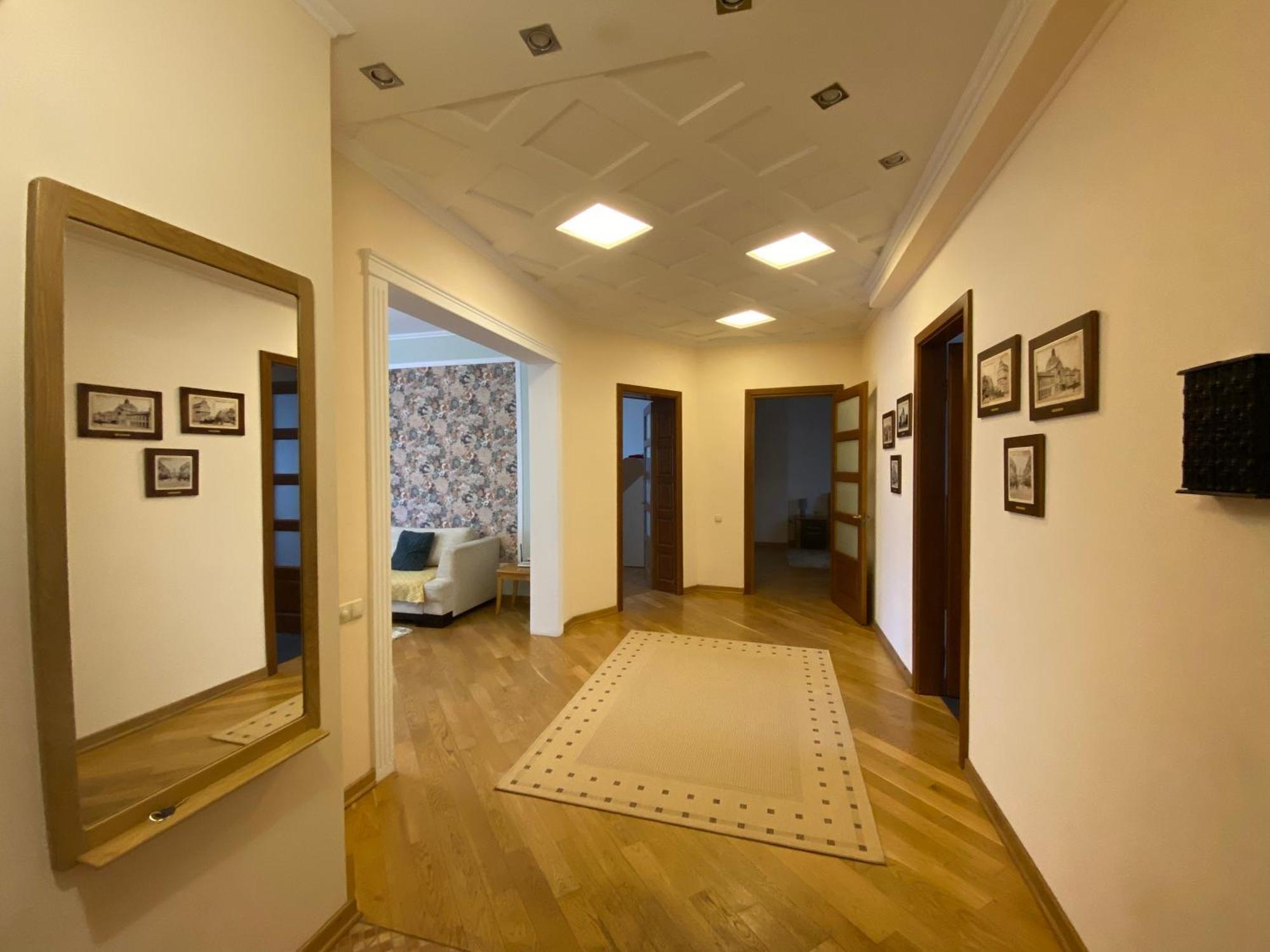 Family Apartment Near The University Chernivtsi Exterior foto